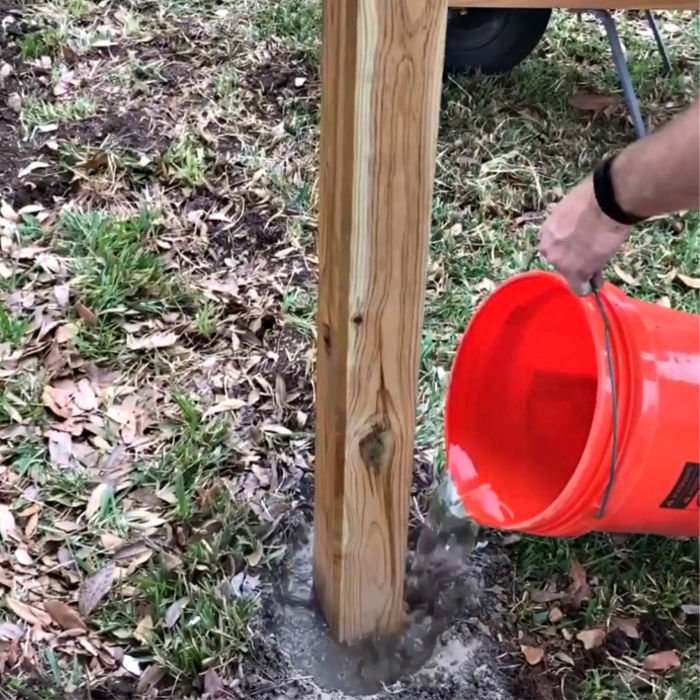 How to set posts in concrete