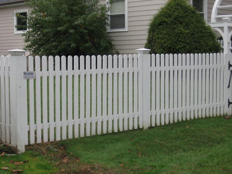 Cost to install white picket fence