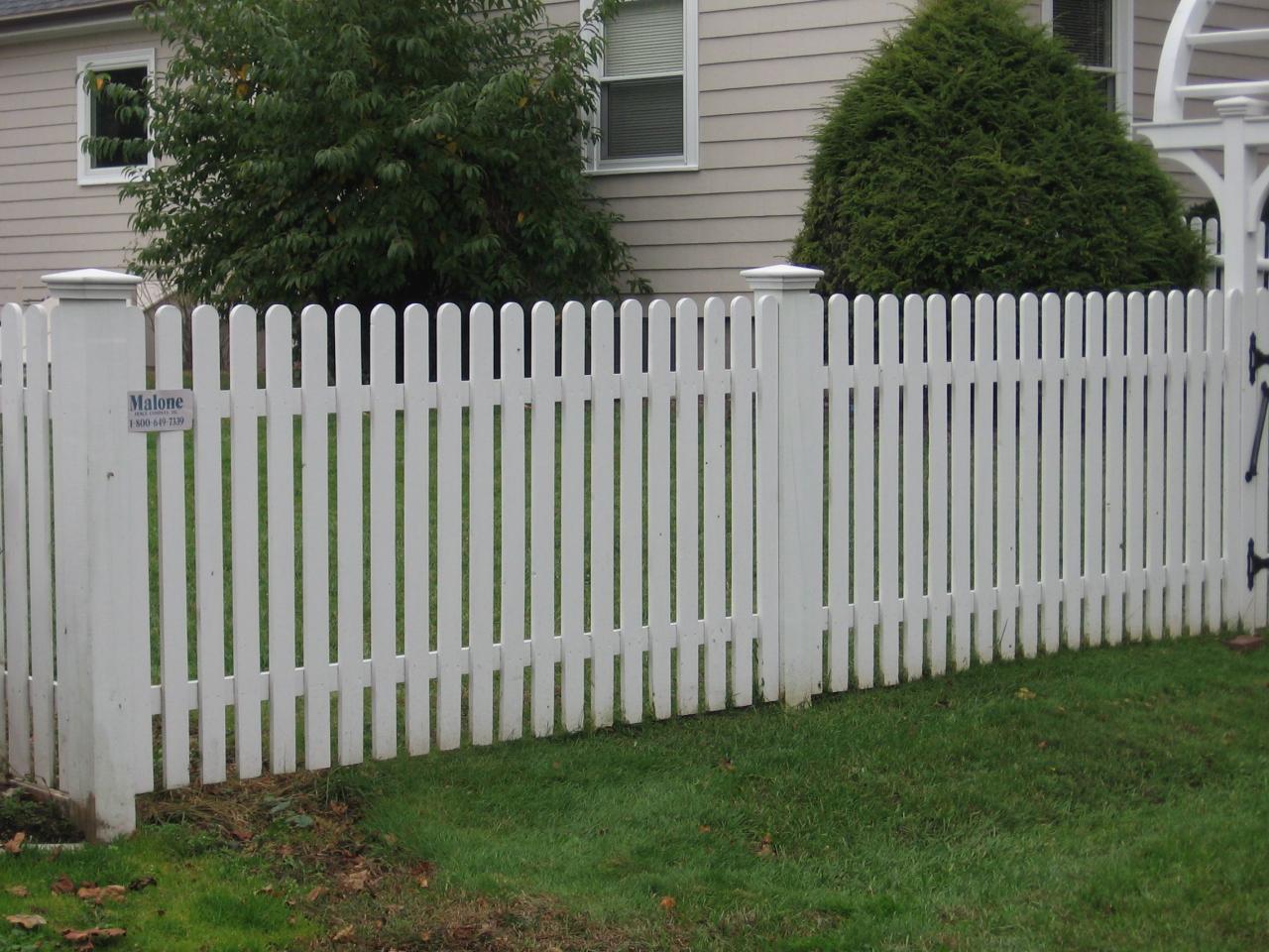 Cost to install white picket fence